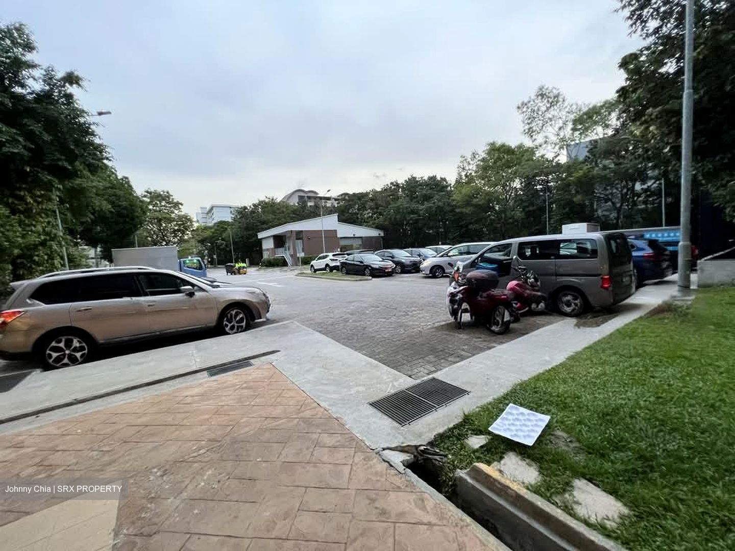 Bedok Reservoir Road (D16), Shop House #606799941